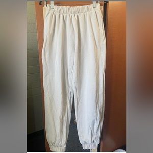 Brandy Melville sweatpants. In great condition, like new.